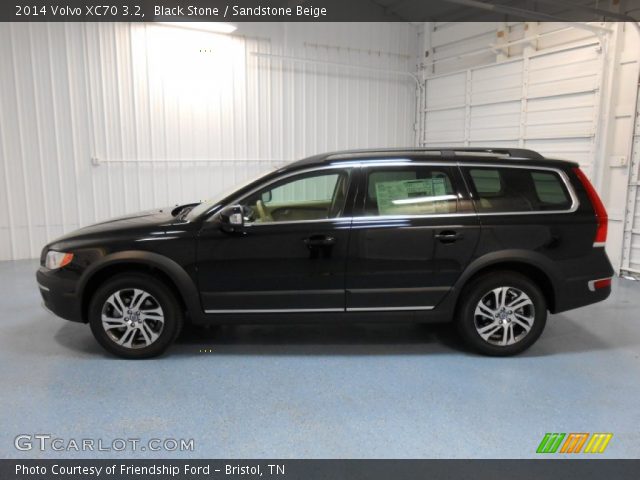 2014 Volvo XC70 3.2 in Black Stone