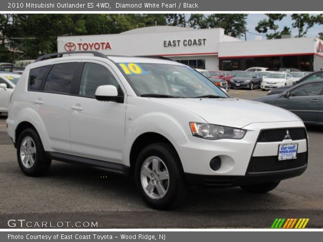 2010 Mitsubishi Outlander ES 4WD in Diamond White Pearl