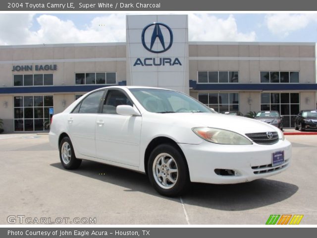 2004 Toyota Camry LE in Super White