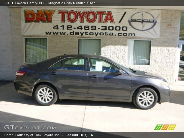 2011 Toyota Camry XLE in Magnetic Gray Metallic