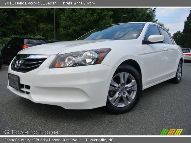 2011 Honda Accord SE Sedan in Taffeta White