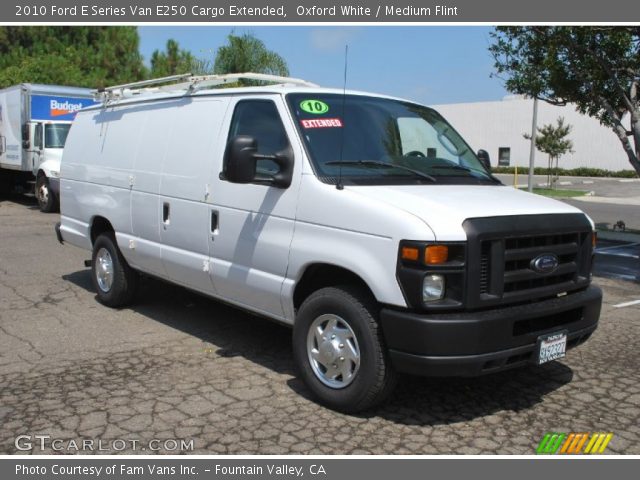 2010 Ford E Series Van E250 Cargo Extended in Oxford White