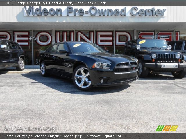 2013 Dodge Charger R/T Road & Track in Pitch Black