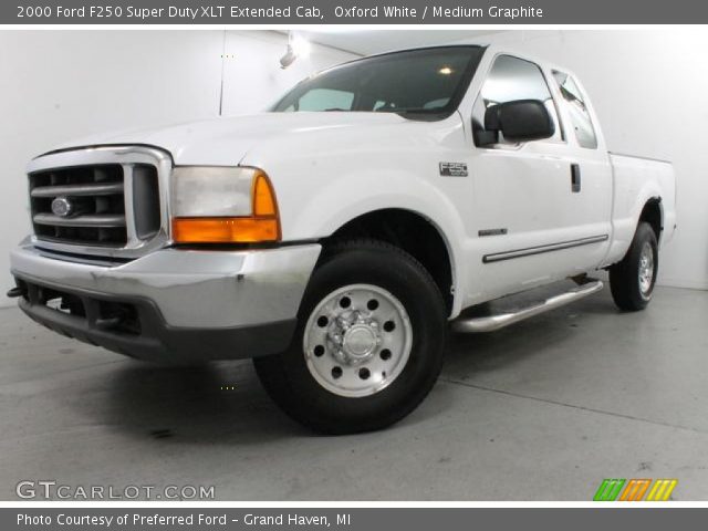 2000 Ford F250 Super Duty XLT Extended Cab in Oxford White