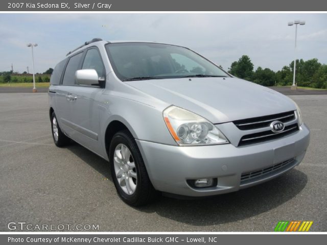 2007 Kia Sedona EX in Silver