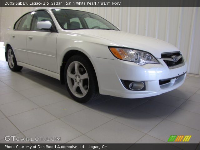 2009 Subaru Legacy 2.5i Sedan in Satin White Pearl