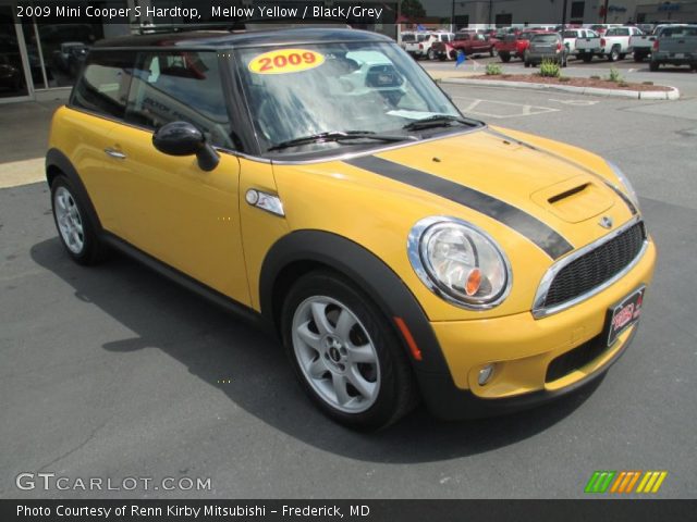 2009 Mini Cooper S Hardtop in Mellow Yellow