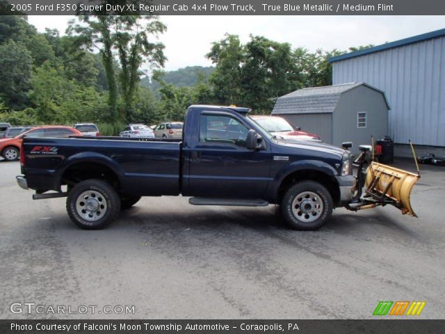 2005 Ford F350 Super Duty XL Regular Cab 4x4 Plow Truck in True Blue Metallic