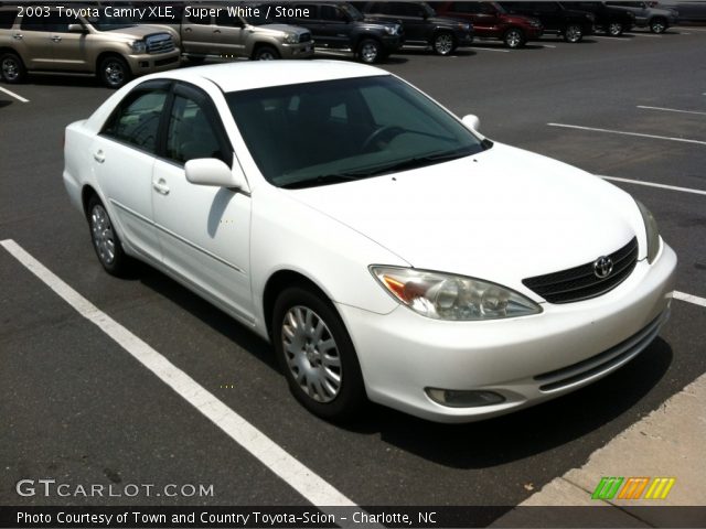 2003 Toyota Camry XLE in Super White