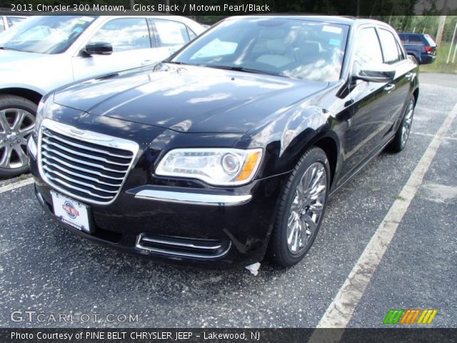 2013 Chrysler 300 Motown in Gloss Black