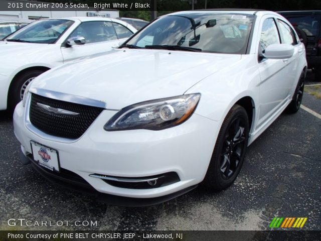 2013 Chrysler 200 S Sedan in Bright White