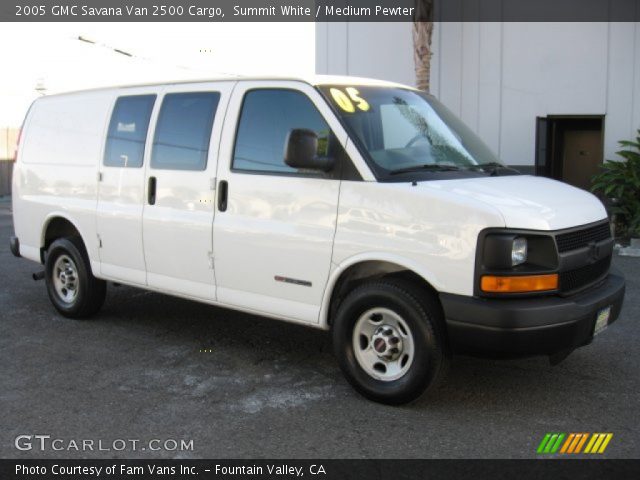 2005 GMC Savana Van 2500 Cargo in Summit White
