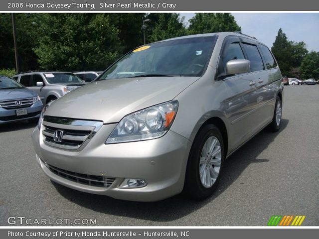 2006 Honda Odyssey Touring in Silver Pearl Metallic