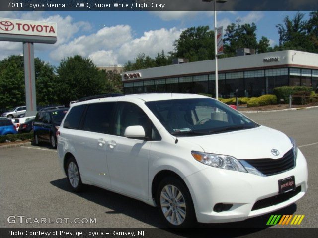 2011 Toyota Sienna LE AWD in Super White
