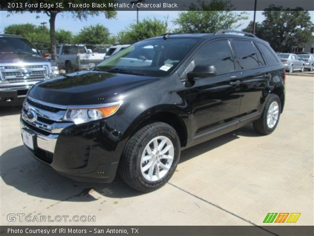2013 Ford Edge SE in Tuxedo Black Metallic