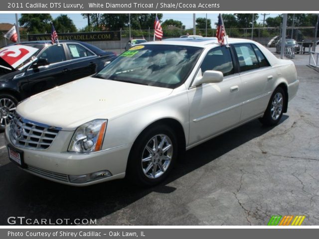 2011 Cadillac DTS Luxury in White Diamond Tricoat