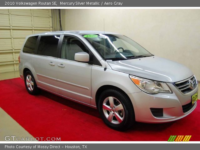 2010 Volkswagen Routan SE in Mercury Silver Metallic