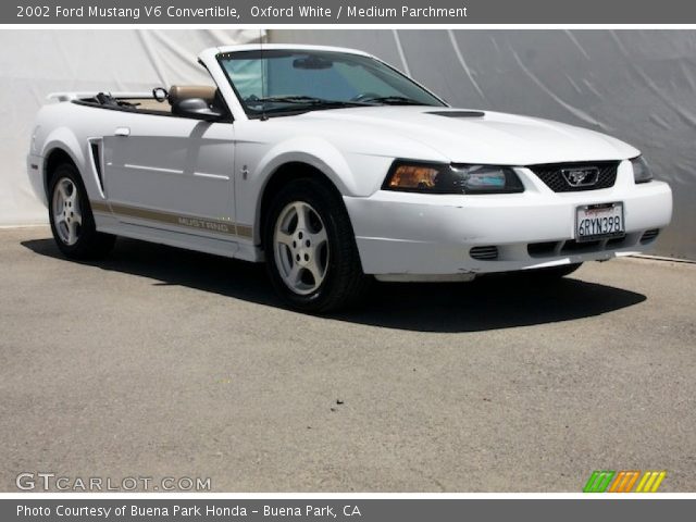 2002 Ford Mustang V6 Convertible in Oxford White