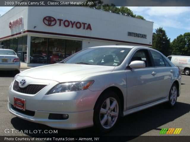 2009 Toyota Camry SE in Classic Silver Metallic