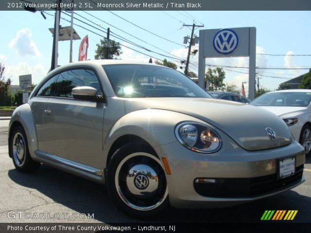 2012 Volkswagen Beetle 2.5L in Moonrock Silver Metallic