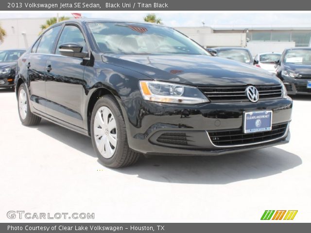 2013 Volkswagen Jetta SE Sedan in Black Uni