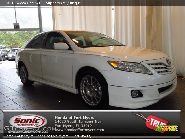 2011 Toyota Camry LE in Super White