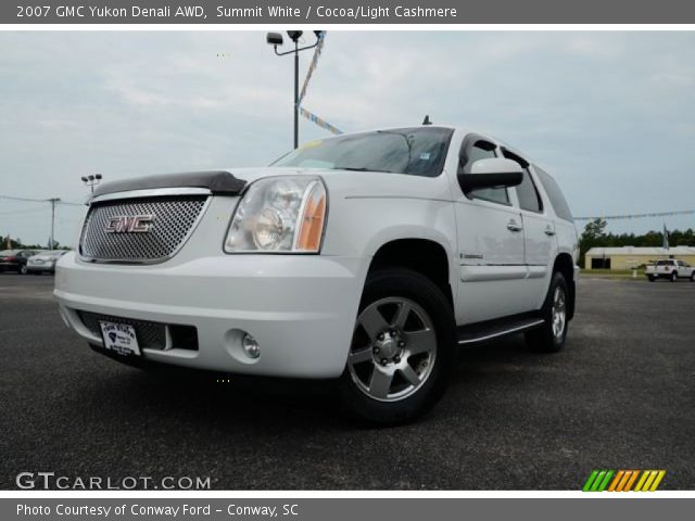 2007 GMC Yukon Denali AWD in Summit White