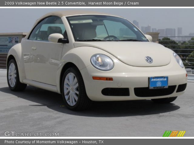 2009 Volkswagen New Beetle 2.5 Convertible in Harvest Moon Beige