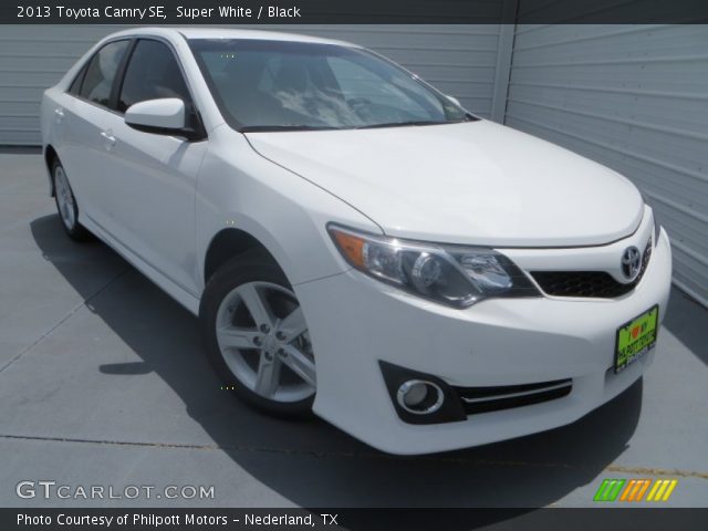 2013 Toyota Camry SE in Super White