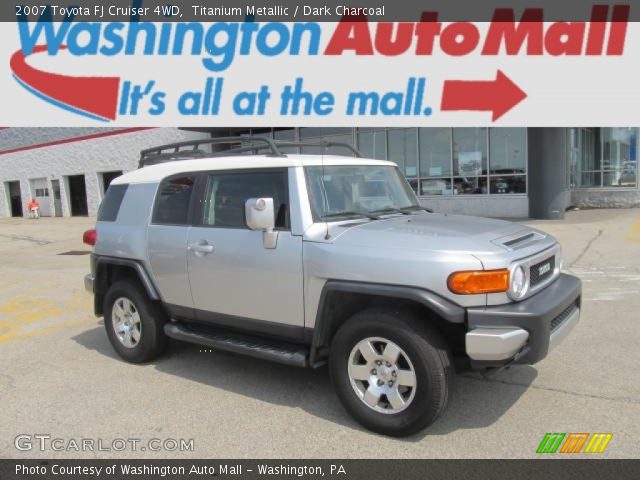 2007 Toyota FJ Cruiser 4WD in Titanium Metallic