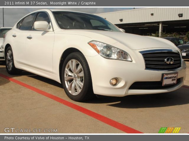 2011 Infiniti M 37 Sedan in Moonlight White