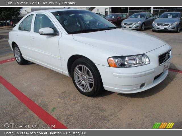 2009 Volvo S60 2.5T in Ice White