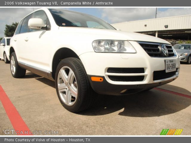 2006 Volkswagen Touareg V8 in Campanella White