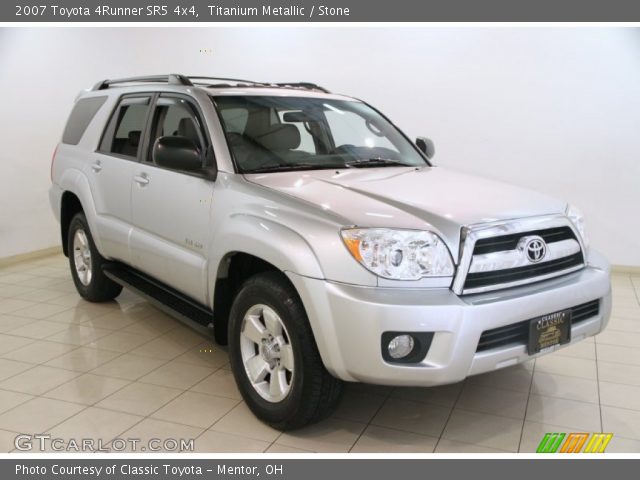 2007 Toyota 4Runner SR5 4x4 in Titanium Metallic