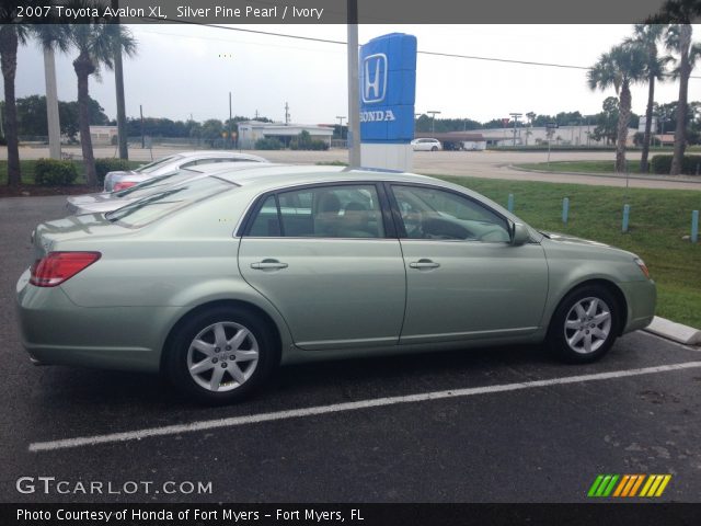 2007 Toyota Avalon XL in Silver Pine Pearl