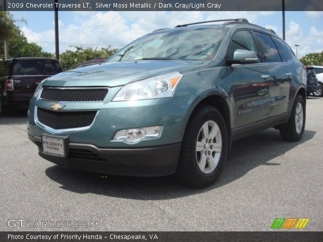 2009 Chevrolet Traverse LT in Silver Moss Metallic
