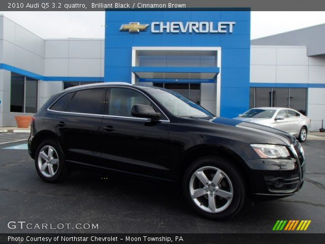 2010 Audi Q5 3.2 quattro in Brilliant Black