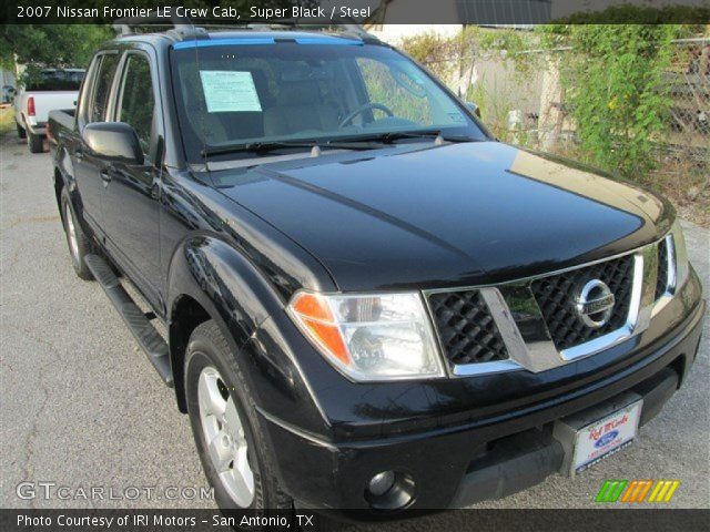 2007 Nissan Frontier LE Crew Cab in Super Black