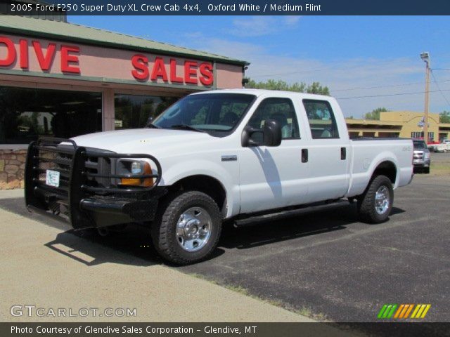 2005 Ford F250 Super Duty XL Crew Cab 4x4 in Oxford White