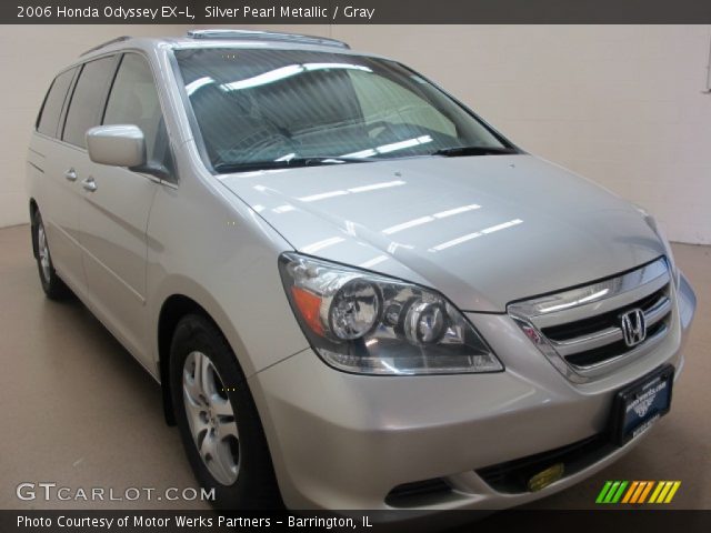 2006 Honda Odyssey EX-L in Silver Pearl Metallic