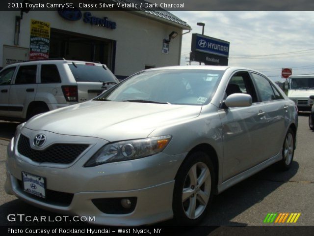 2011 Toyota Camry SE in Classic Silver Metallic