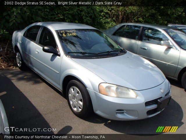 2002 Dodge Stratus SE Sedan in Bright Silver Metallic
