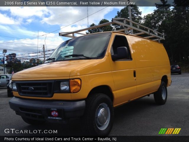 2006 Ford E Series Van E350 Commercial in Fleet Yellow