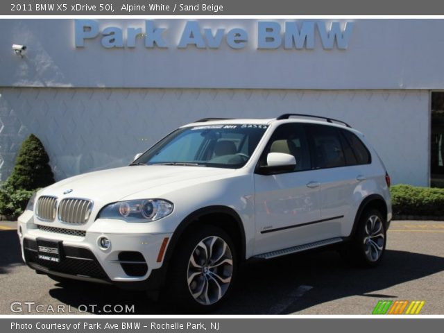 2011 BMW X5 xDrive 50i in Alpine White