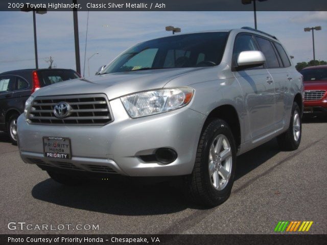 2009 Toyota Highlander  in Classic Silver Metallic