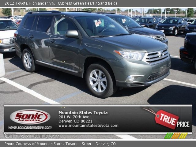 2012 Toyota Highlander V6 in Cypress Green Pearl
