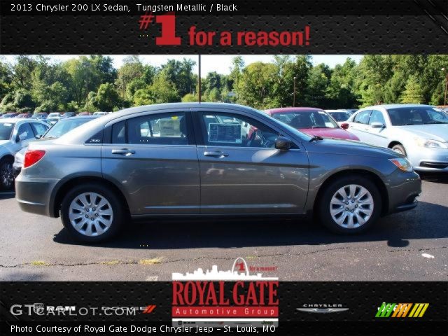 2013 Chrysler 200 LX Sedan in Tungsten Metallic