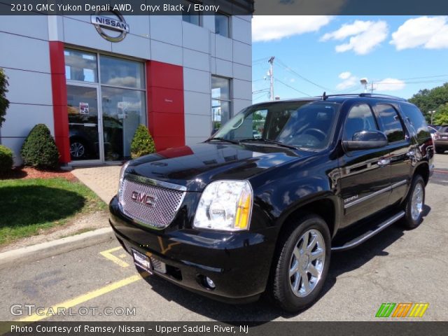 2010 GMC Yukon Denali AWD in Onyx Black