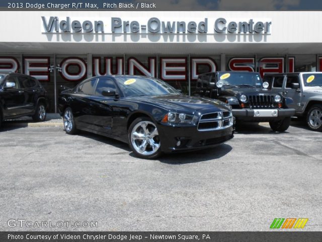 2013 Dodge Charger R/T Max in Pitch Black