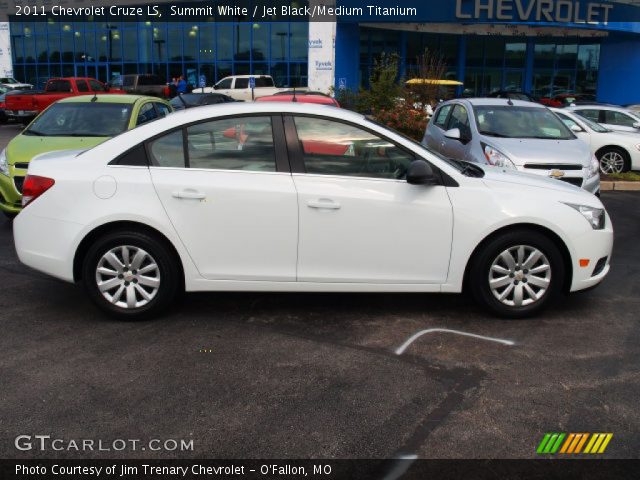 2011 Chevrolet Cruze LS in Summit White